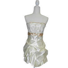 Load image into Gallery viewer, Jessica McClintock Gunne Sax Strapless White Mini Formal
